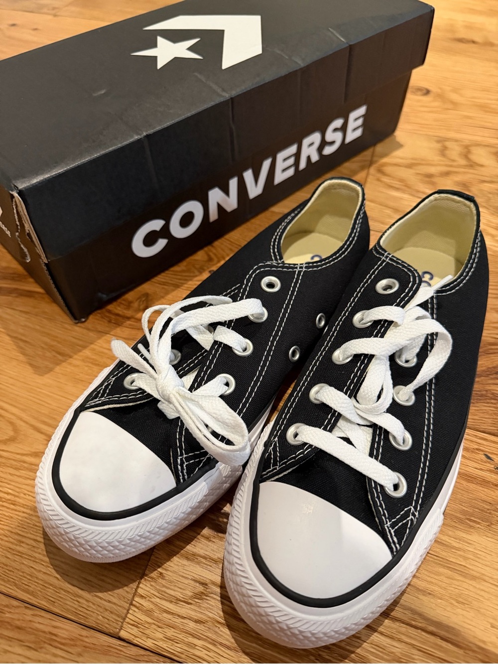 NWT Converse Chuck Taylor All Star Low Top Black Women’s 6 Men’s 4